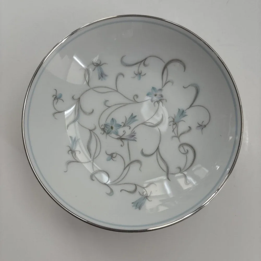 EUC Noritake Alicia Pattern Set of 4 Fruit or Dessert‎ Bowls 5 1/2